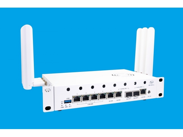 香蕉派 BPI-R4 Pro Wifi7 开源路由器产品公开发售