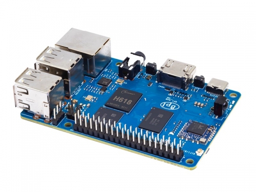 香蕉派 BPI-M4 Berry 采用全志科技H618芯片设计，板载2G内存，8G eMMC存储